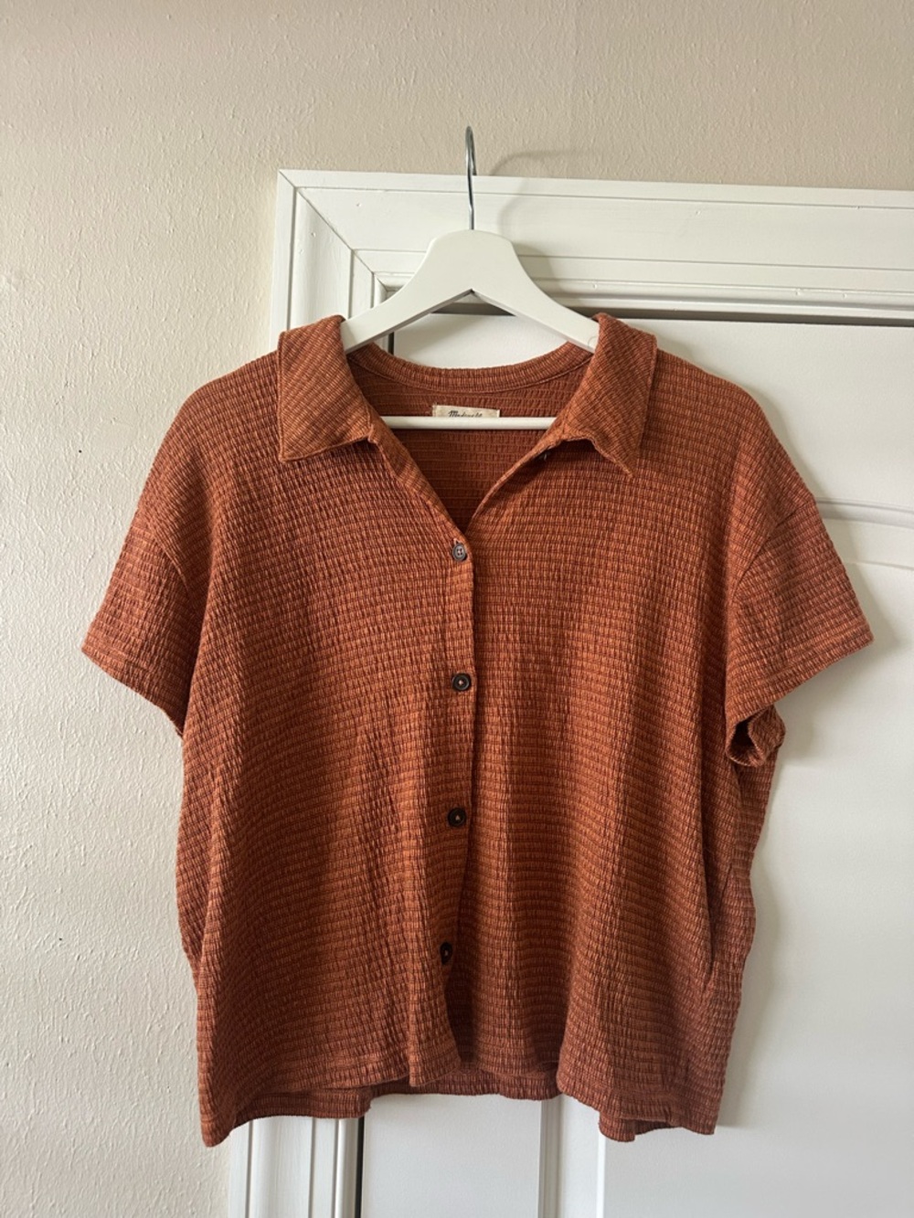 Madewell Short-Sleeve Button-Up Top in Warm Rust